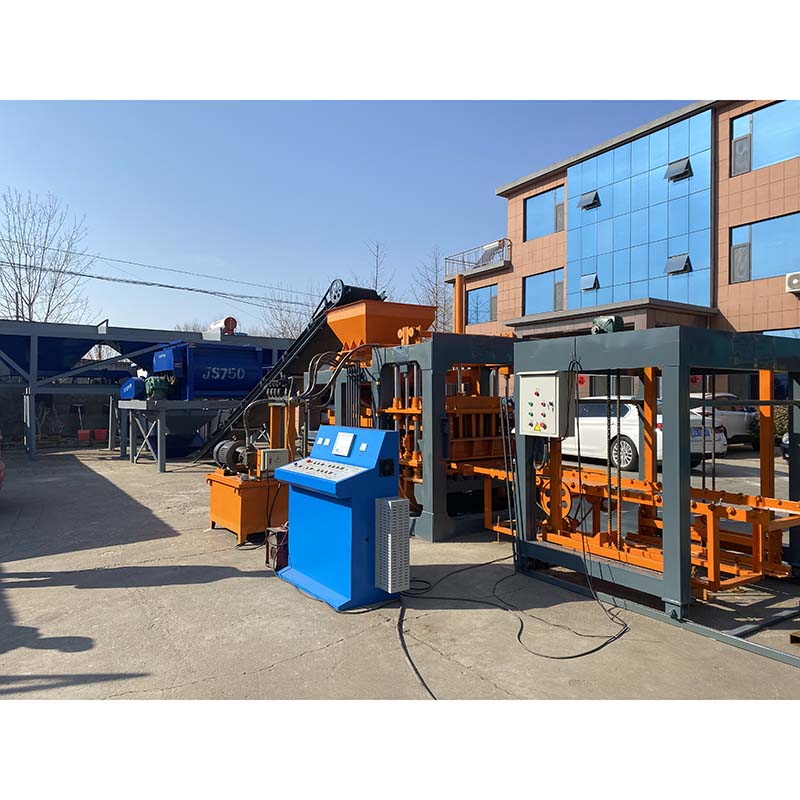 Fully automatic hydraulic QT6-15 Block Making Machine in Africa