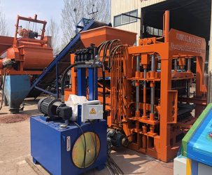 QT4-15 high quality hydraulically operated concrete block making machine