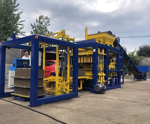 Automatic block machine image