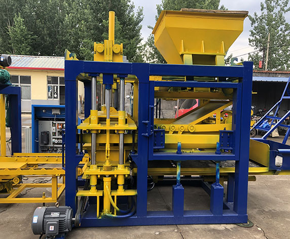 QT4-18 Fully Automatic Concrete Brick Making Machine Production Line For Building Construction