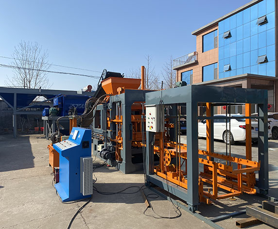Concrete fully automatic block machine-QT series image
