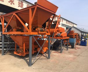 QT4-15 high quality hydraulically operated concrete block making machine