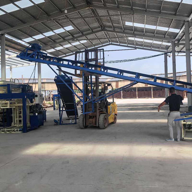 QT10-15 High-Quality Automatic Brick Making Machine for Efficient Construction image
